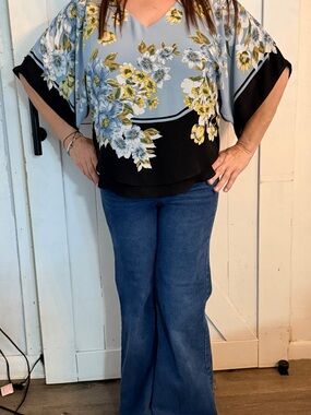 White House Black Market Women's blouse Sz M